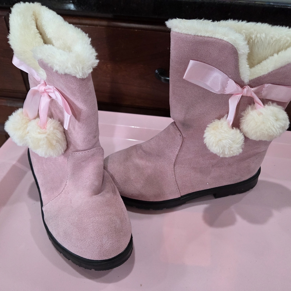 Pink Suede Boots with Fur Trim and Bows